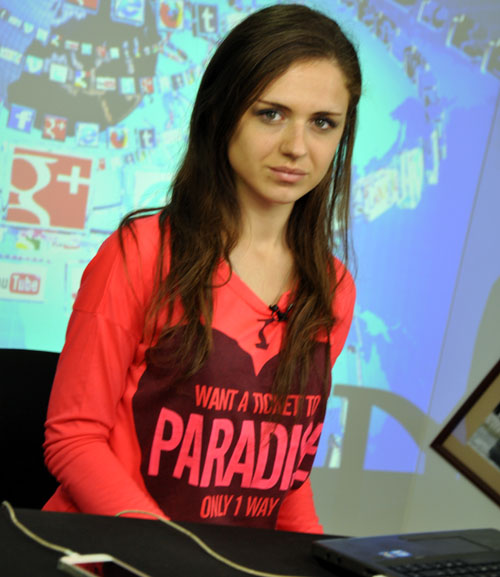 თამთა ასათიანმა მომღერლობას ჟურნალისტობა ამჯობინა Rating